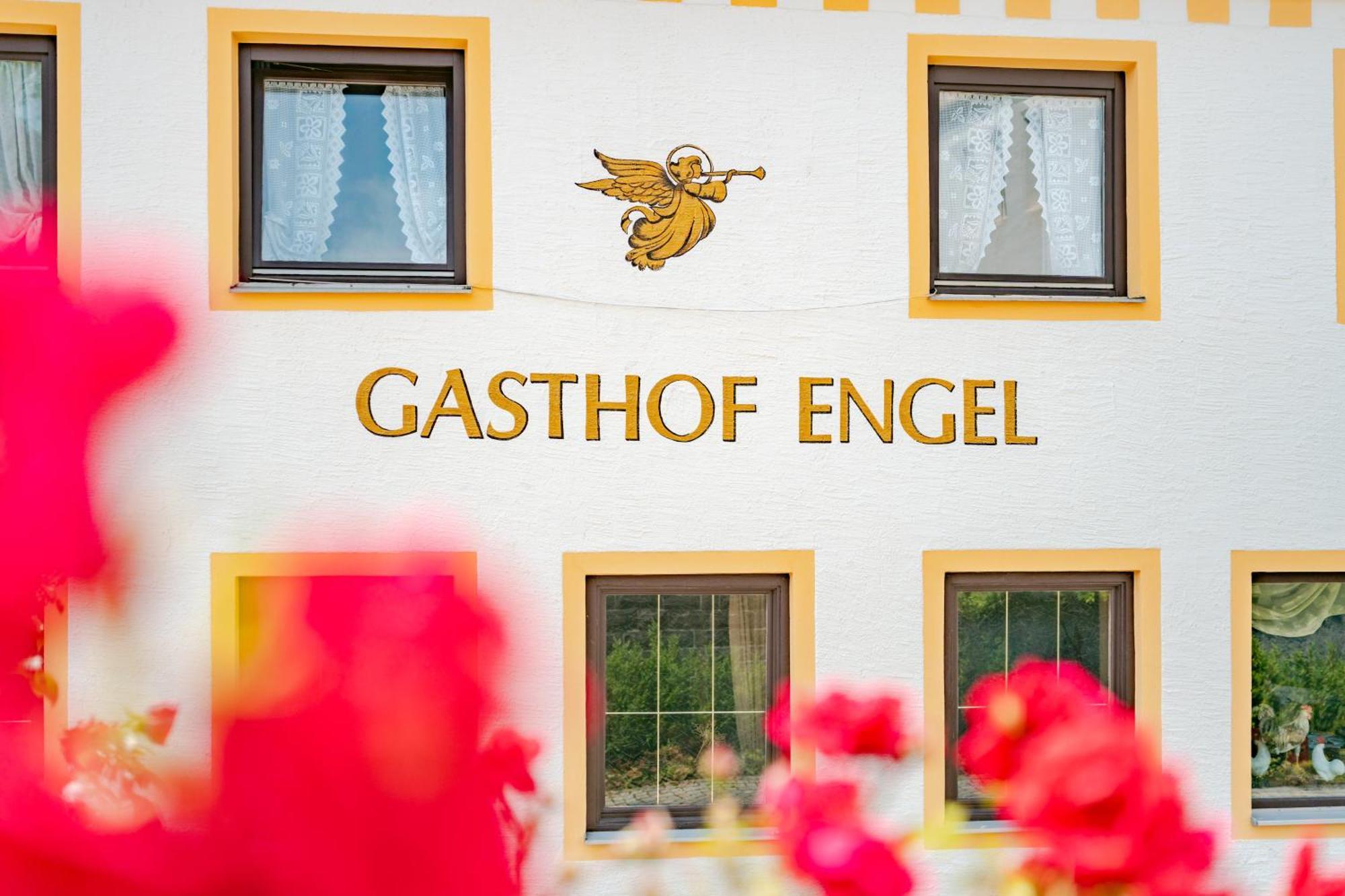 Hotel Garni "Zum Engel" Oberguenzburg Exterior photo